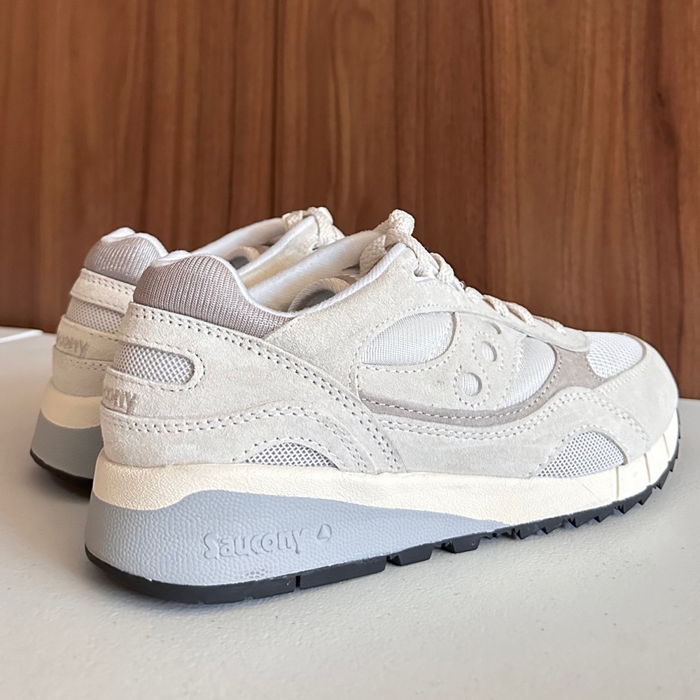 Like New!  Saucony SHADOW Men’s Trainers Low top 
Size 7